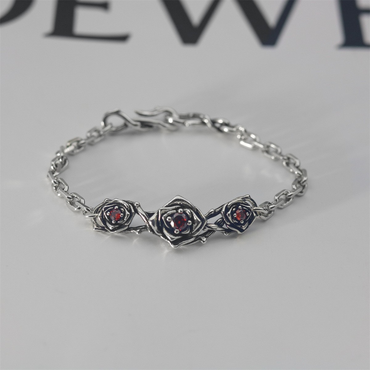Vintage High-end Diamond-studded Rose Bracelet