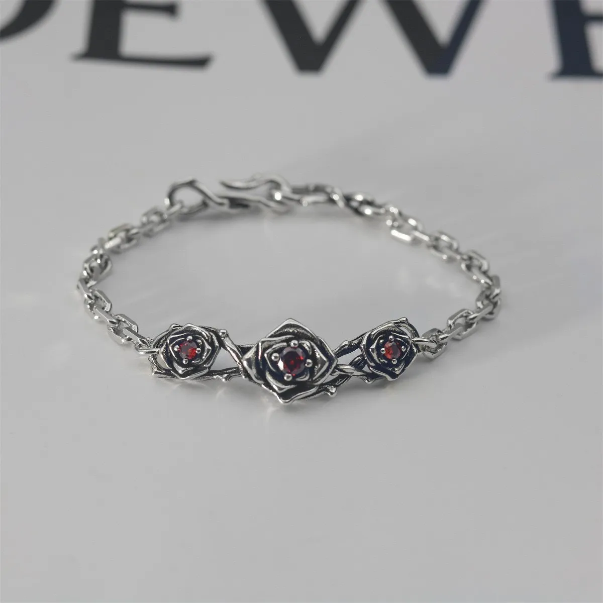 Vintage High-end Diamond-studded Rose Bracelet
