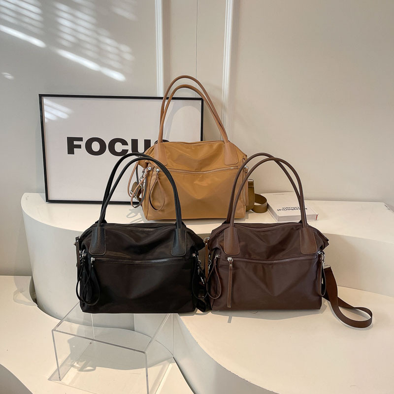 Womens Large-capacity Crossbody Bag For Short Trips