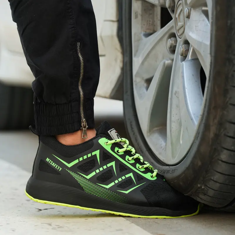 Ultra-light Labor Protection Shoes Four Seasons Anti-smashing