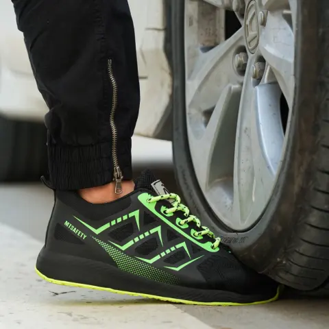 Ultra-light Labor Protection Shoes Four Seasons Anti-smashing and Anti-penetration