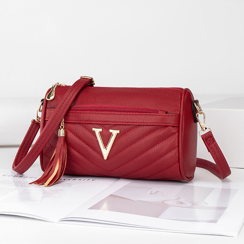 Elegant And Versatile Red V-clasp Shoulder Bag