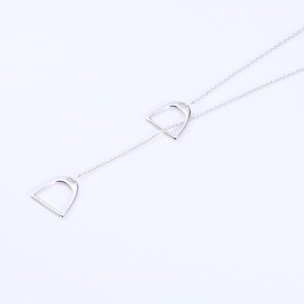 Title 4, Double horseshoe clavicle chain