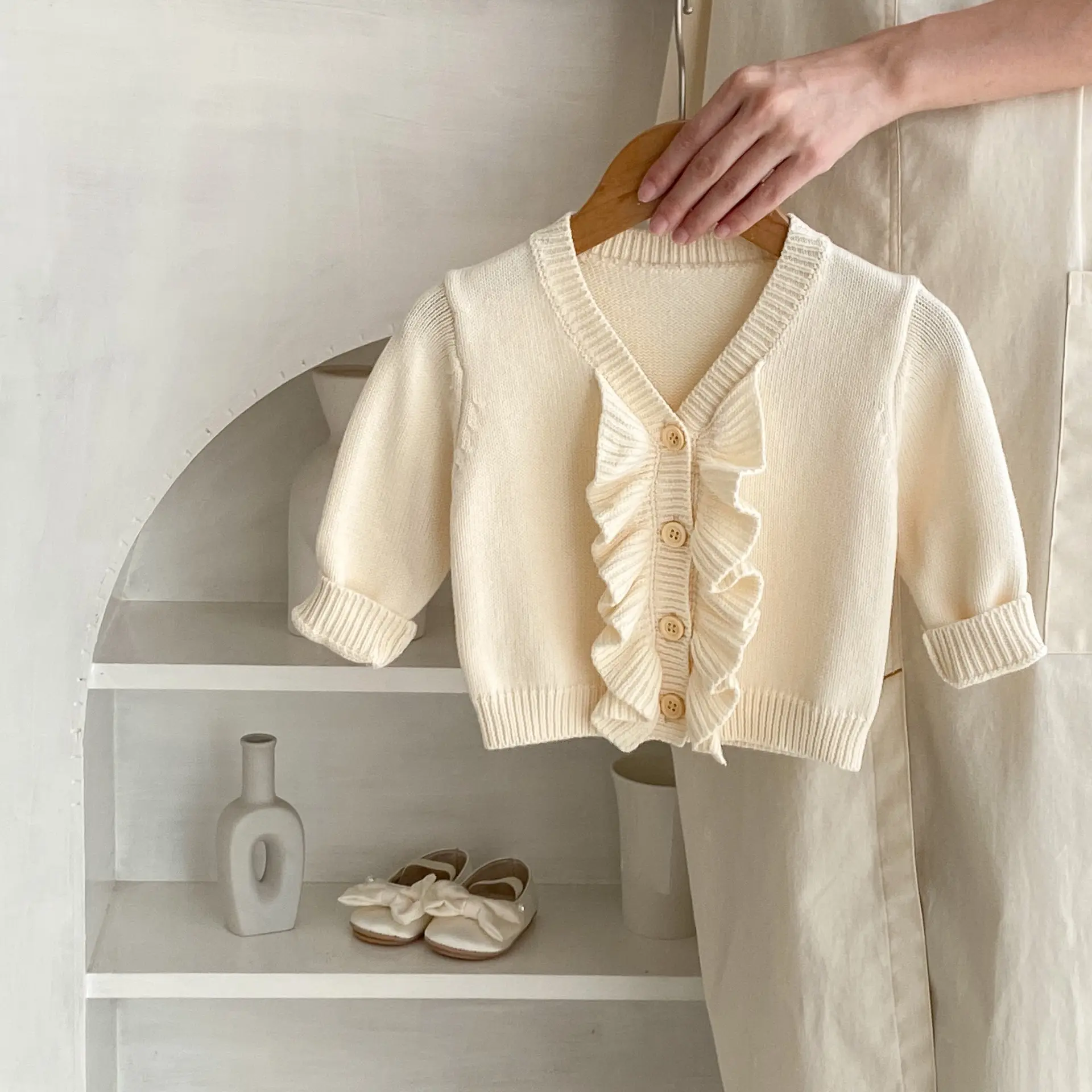 Spring Girls' V-neck Flounce Knitted Coat