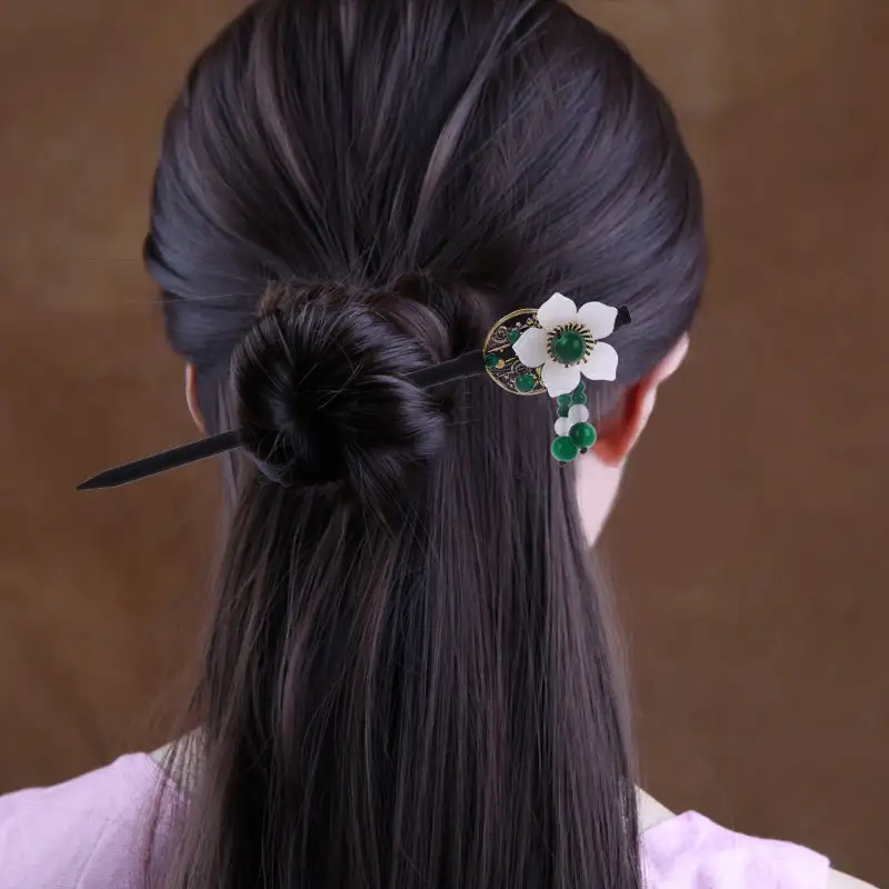 Ebony-look Hairpin With Tassels Walking-Tassel Hair Ornament