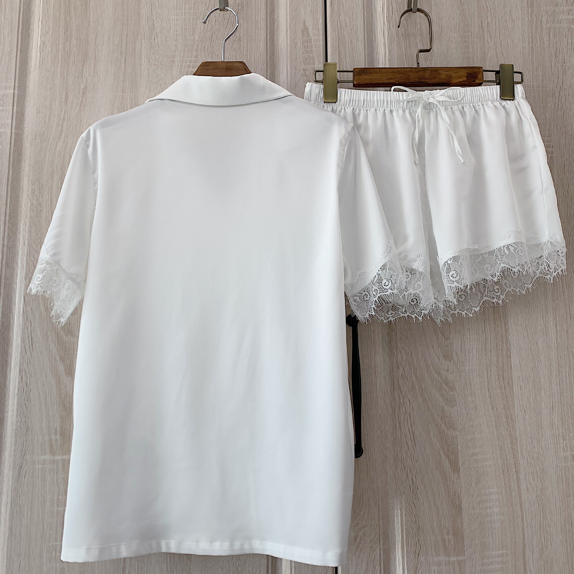 Title 3, Ladies Solid Color Short Sleeve Shorts Silk Lac...