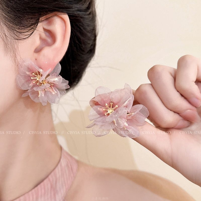 Net Yarn Flowers Earrings