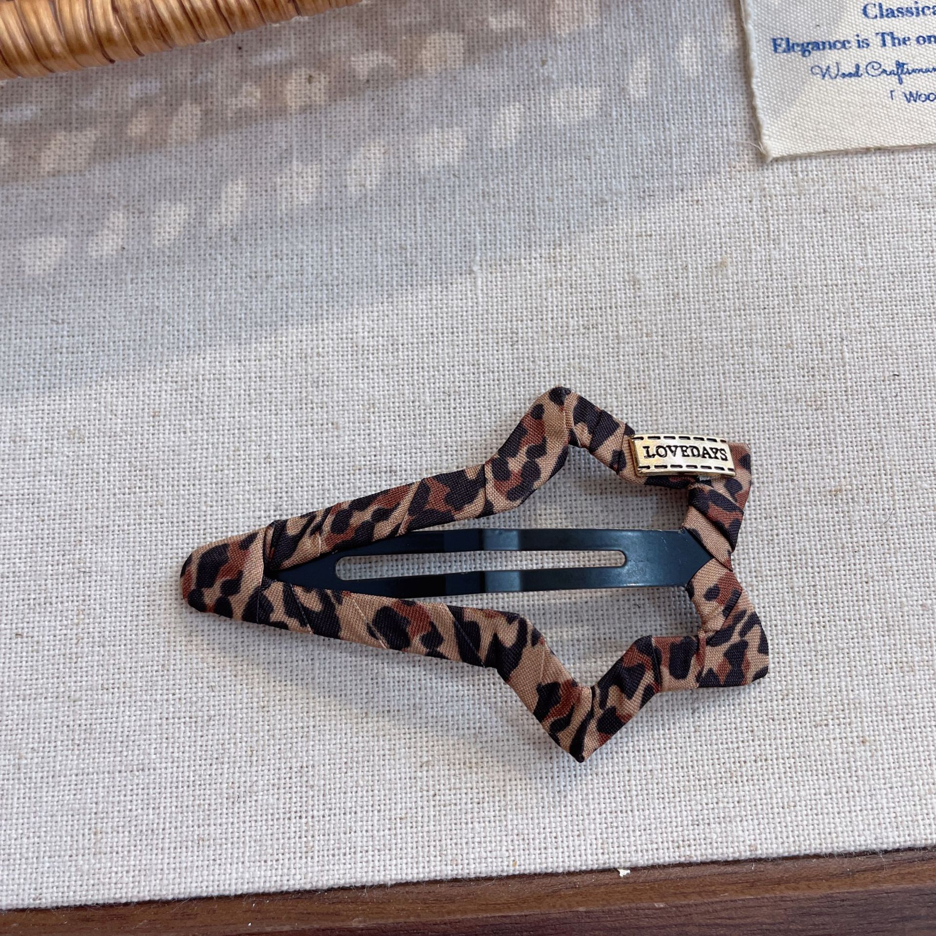 Retro Leopard-Print Bang Clip Simple And Chic Hairclip For Women To Style Fringe Or Loose Strands