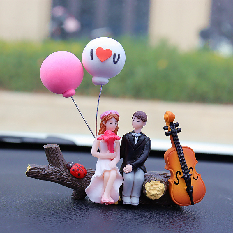 Newlyweds Couple Balloon