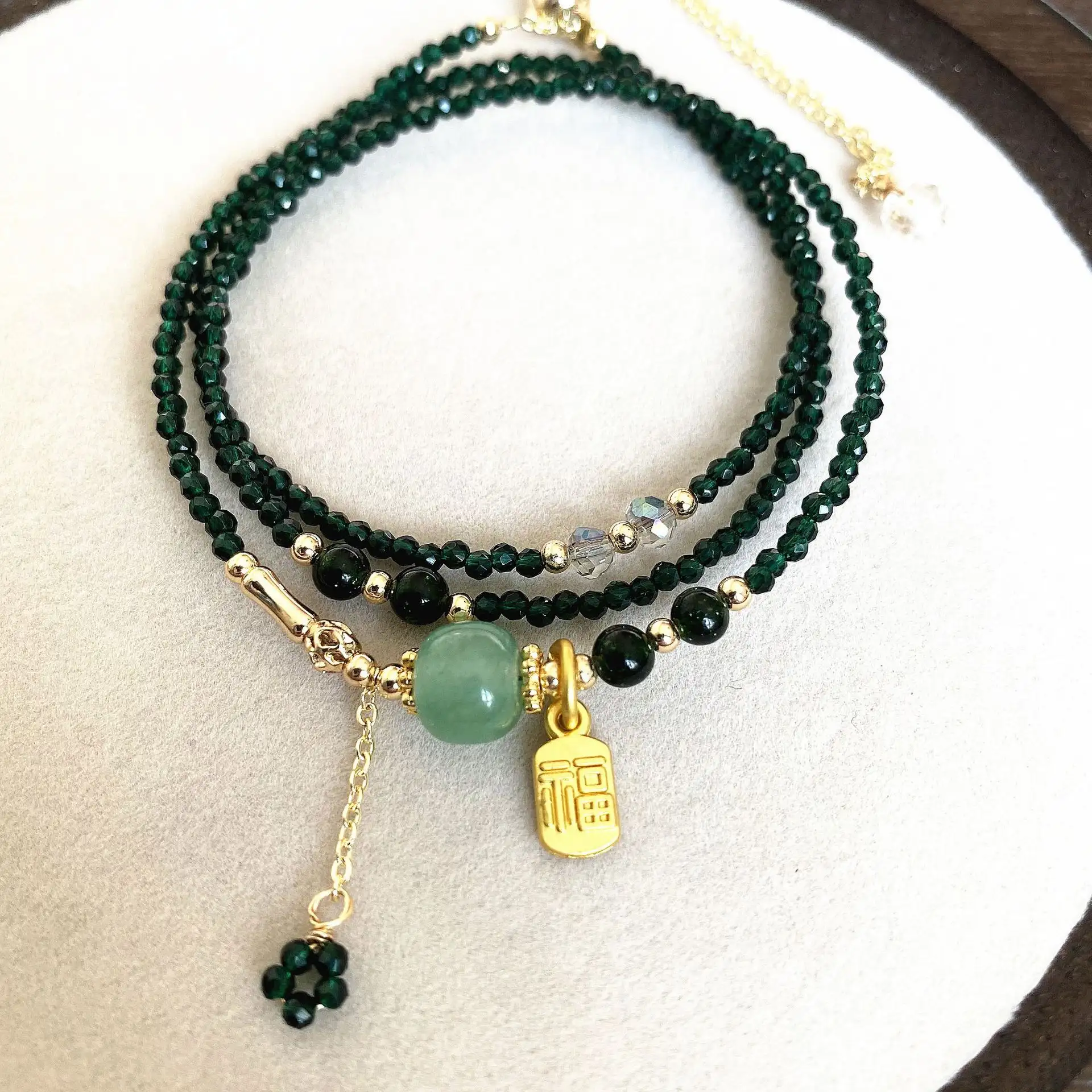 Green Pointed Crystal With Aventurine Barrel Beads Cut Surface Three Circle Bracelet
