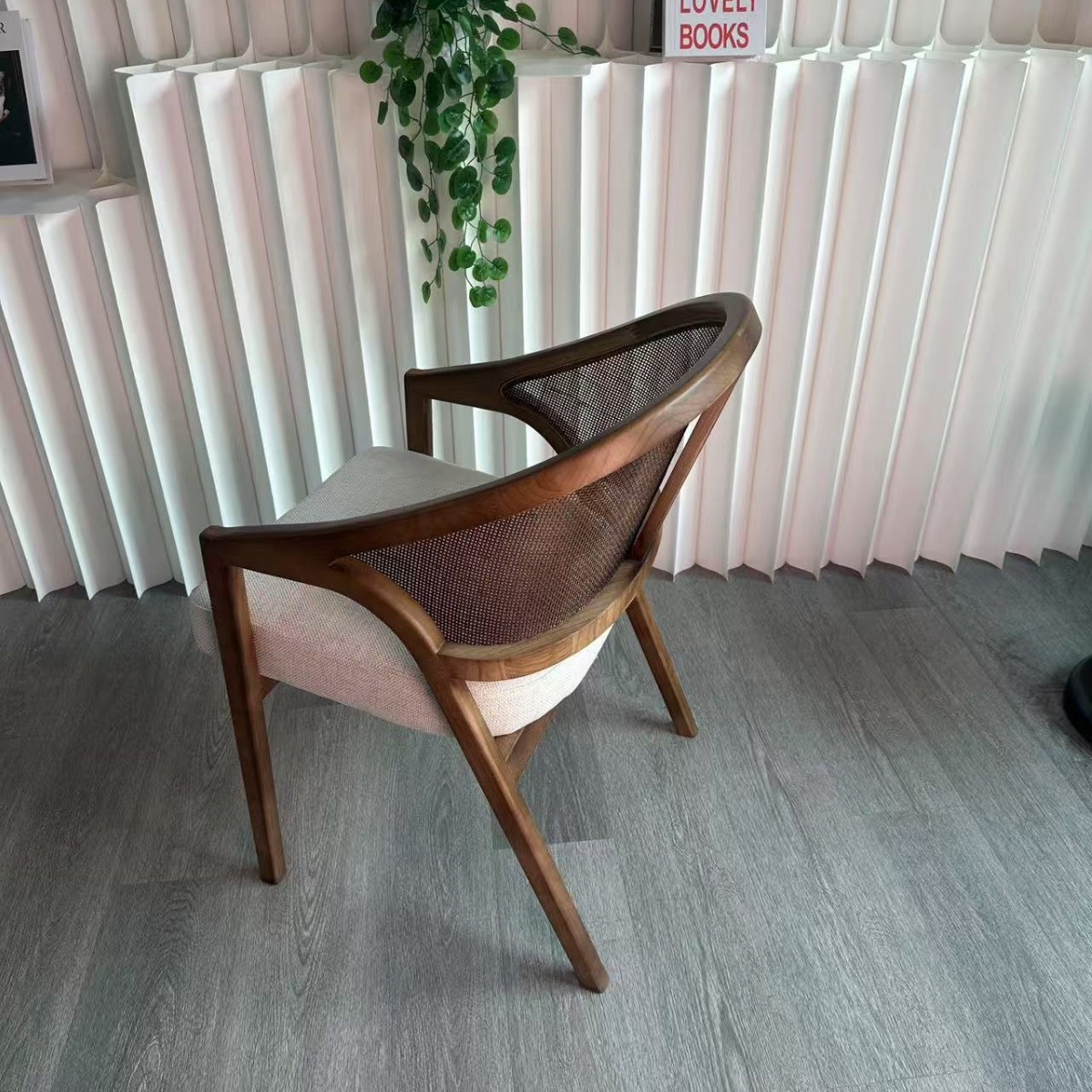 https://cf.cjdropshipping.com/quick/product/5cd19697-37f5-40f4-8d34-62f876314710.jpg