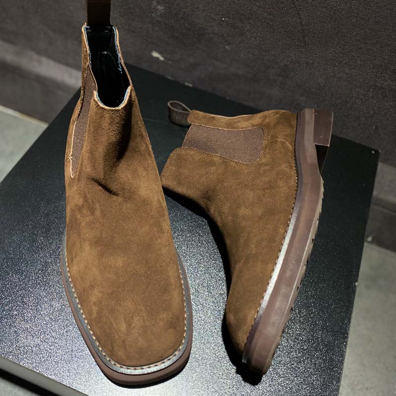 Title 2, Botas Chelsea Vintage de Hombre en Cuero Escarc...