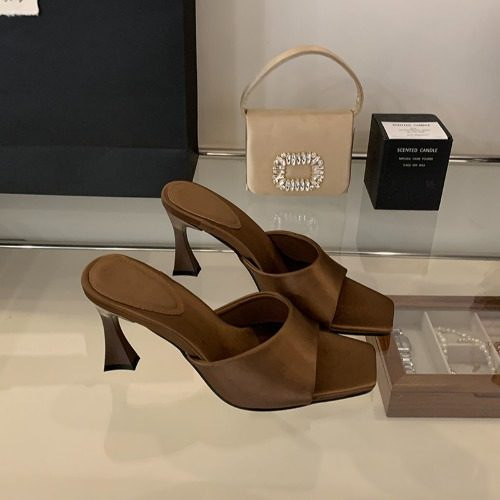 Womens Sophisticated Minimalist And Fashionable Sandals