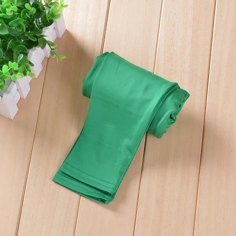 Spring And Autumn Milk Silk Girls' Tight Elastic Bottoming Cropped Pants - Grass Green Yards