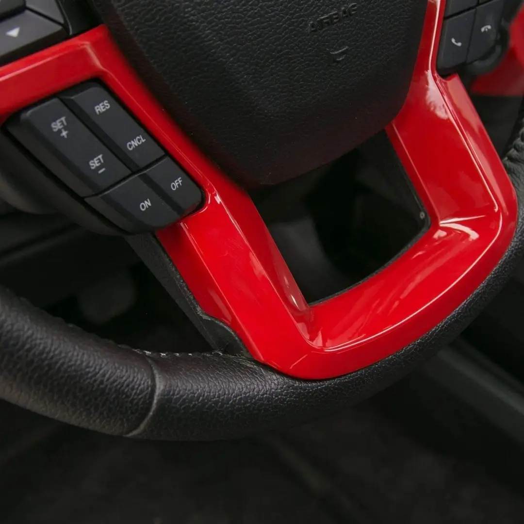 Carbon-fiber Integrated Steering Wheel Trim With Sequin Decoration