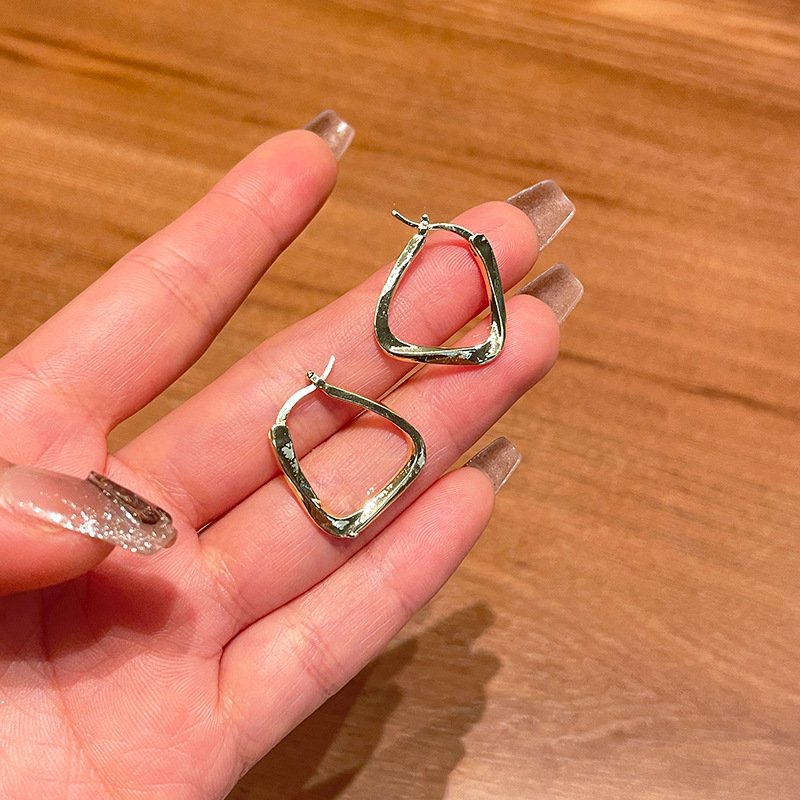 Minimalist Niche Design Irregular Square Ear Clip Women