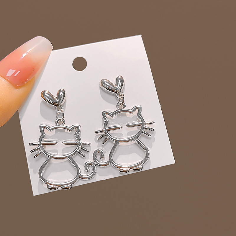 Silver Needle Metal Melancholy Cat Temperament Earrings Simple Asymmetric
