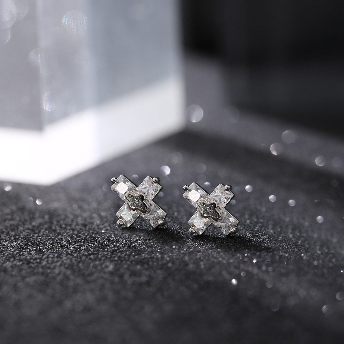 Cross Stud Earrings American Pu Shuai Light Luxury