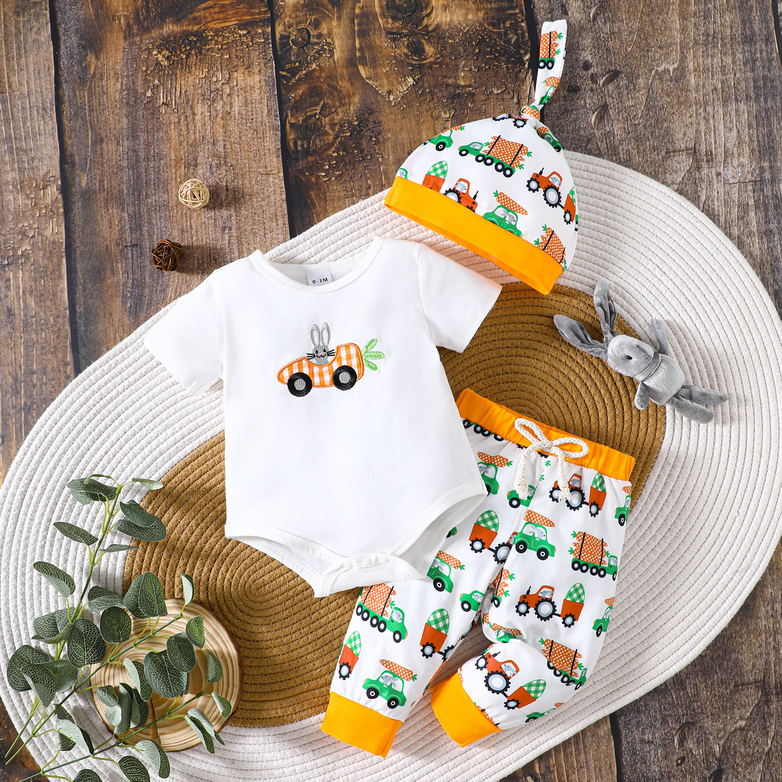 Cartoon Carrot Rabbit Embroidered Short-Sleeve Romper And Pants