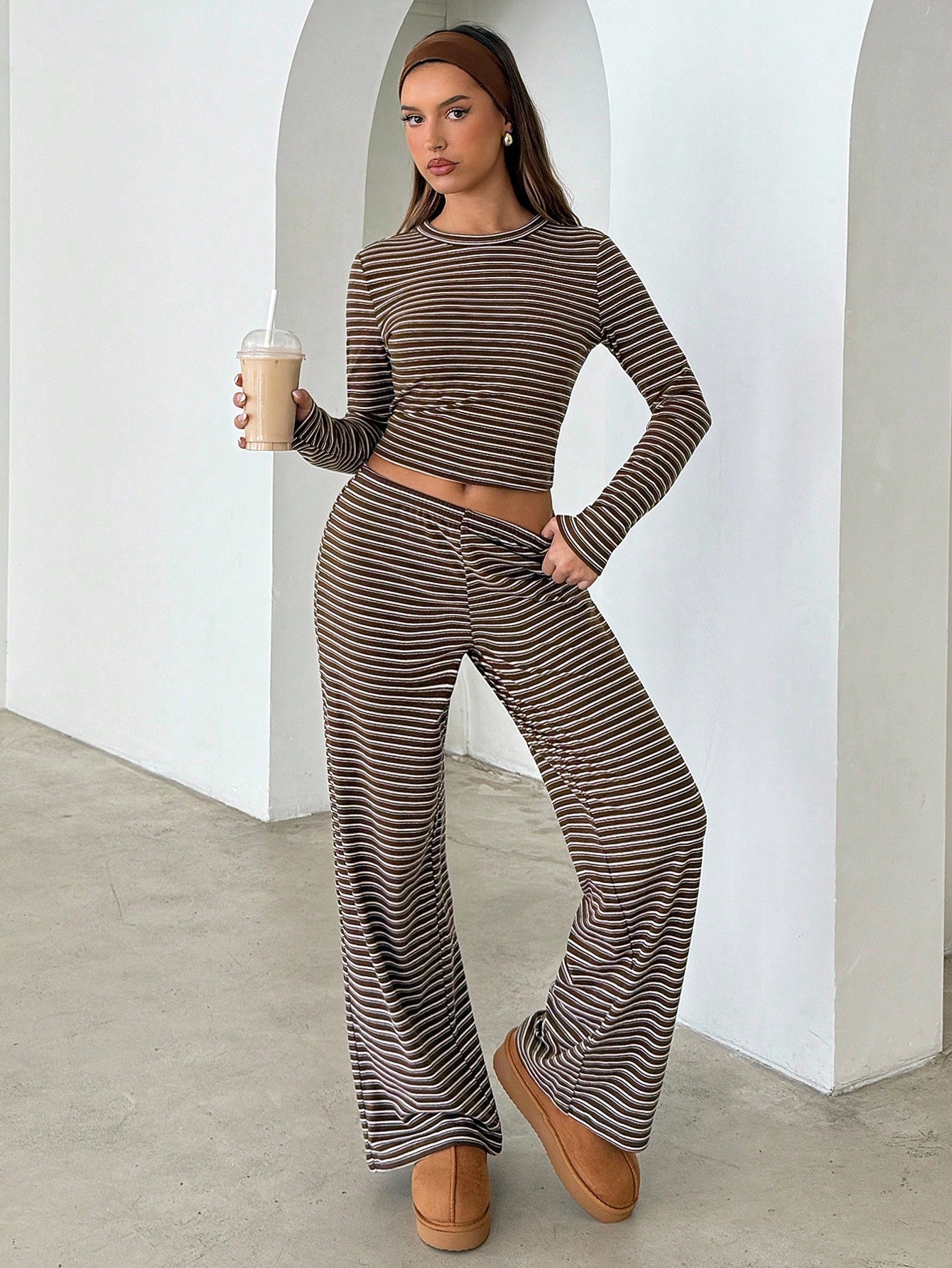 Complete women's striped knit two-piece set product view