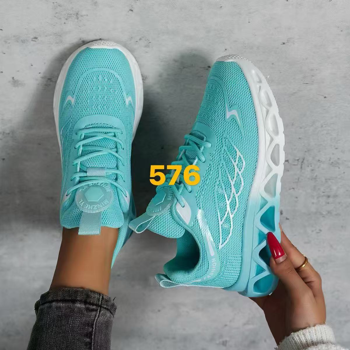 Best-selling Lightweight Cushioned Dad Sneaker With A Breathable Mesh Upper - thumbnail