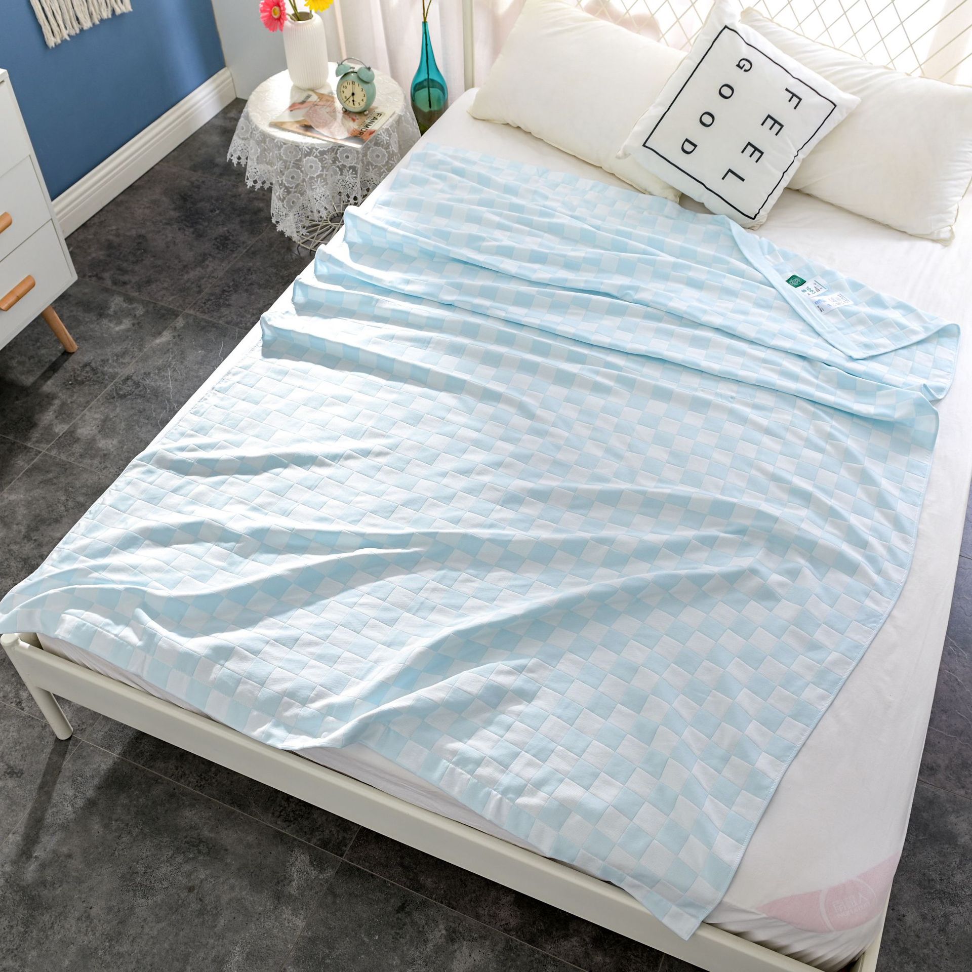 Japanese-style Single Cooling Blanket Nap Blanket Tech-Embroidered Ice Silk Summer Quilt