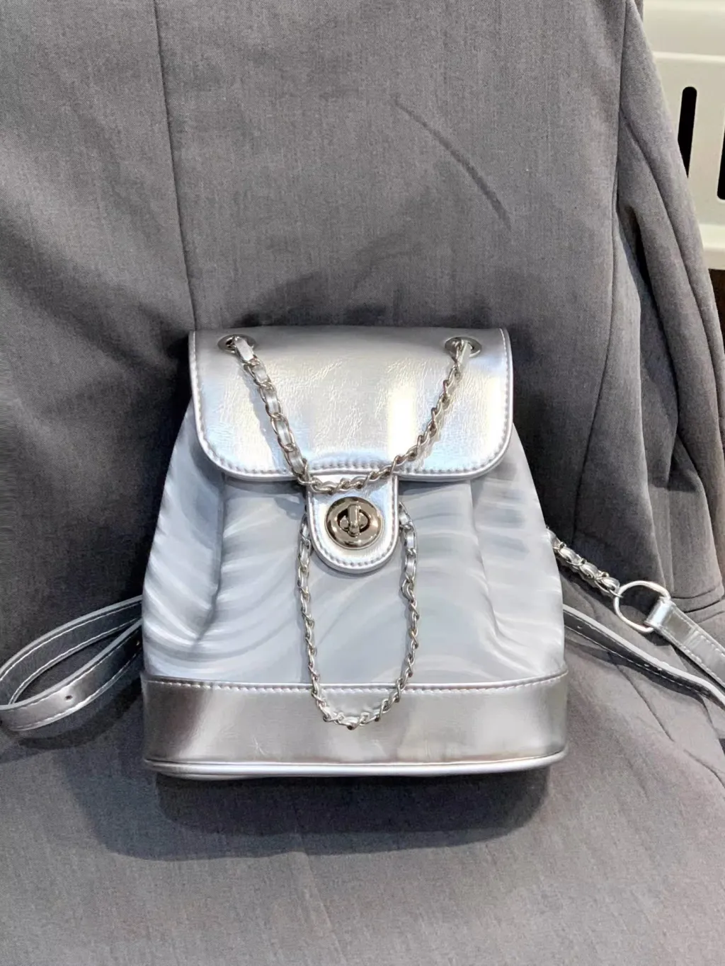 Chain Backpack Women's Water Ripple Fashion Travel Backpack Bags - Silver