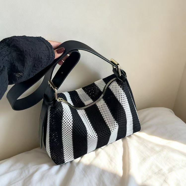 https://cf.cjdropshipping.com/quick/product/5f55538d-7b33-4b89-bda1-cae78b18e3f9.jpg