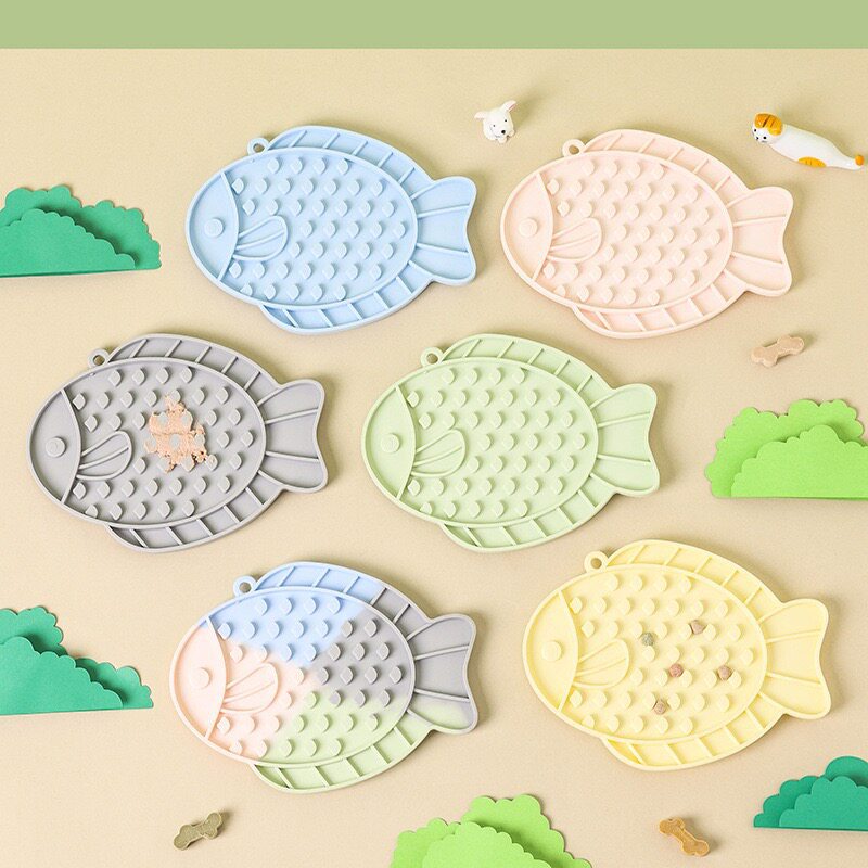 Silicone Suction-cup Licking Slow-feeding Mat Fish Blue