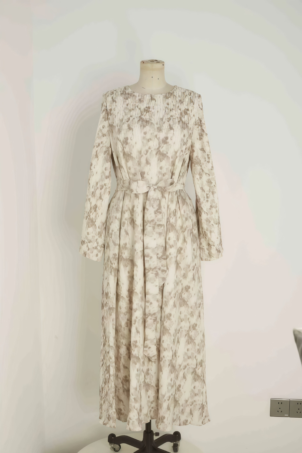 New White Floral Round Neck Dress With Lantern Sleeves Wine Red - Shop at LoveMi