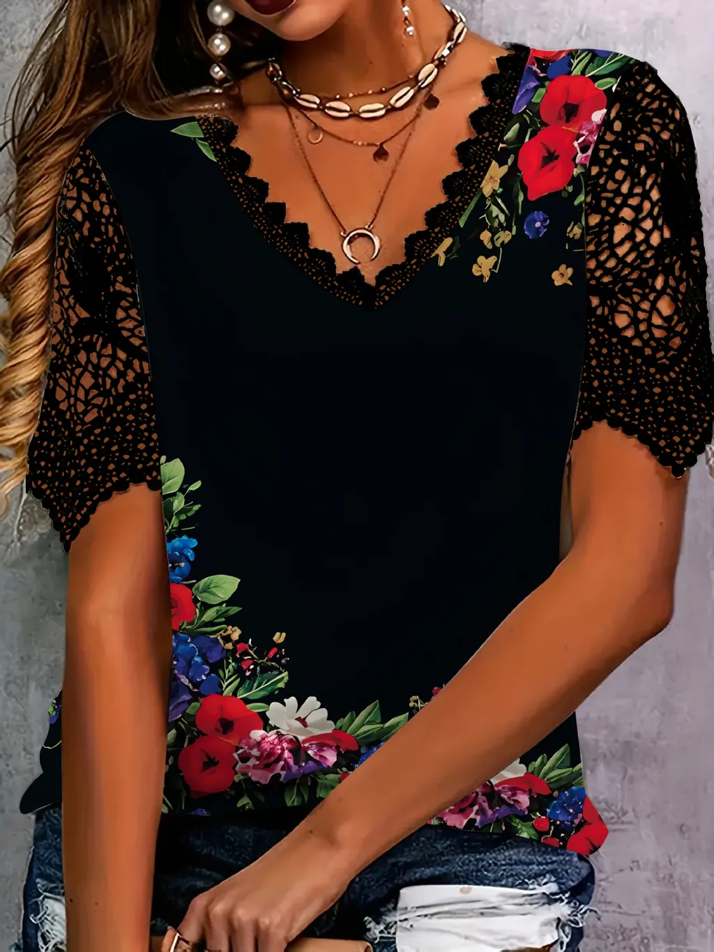 Women's Butterfly Print Short Sleeve T-Shirt - Black