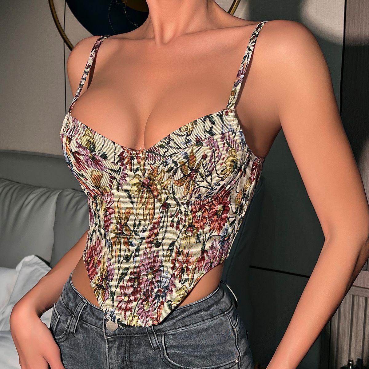 Title 3, Female Retro Flower Niche Camisole Vest