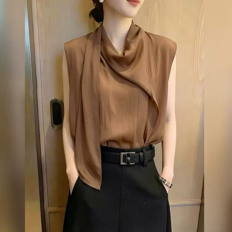 Stylish And Versatile Turtleneck Sleeveless Top For Women