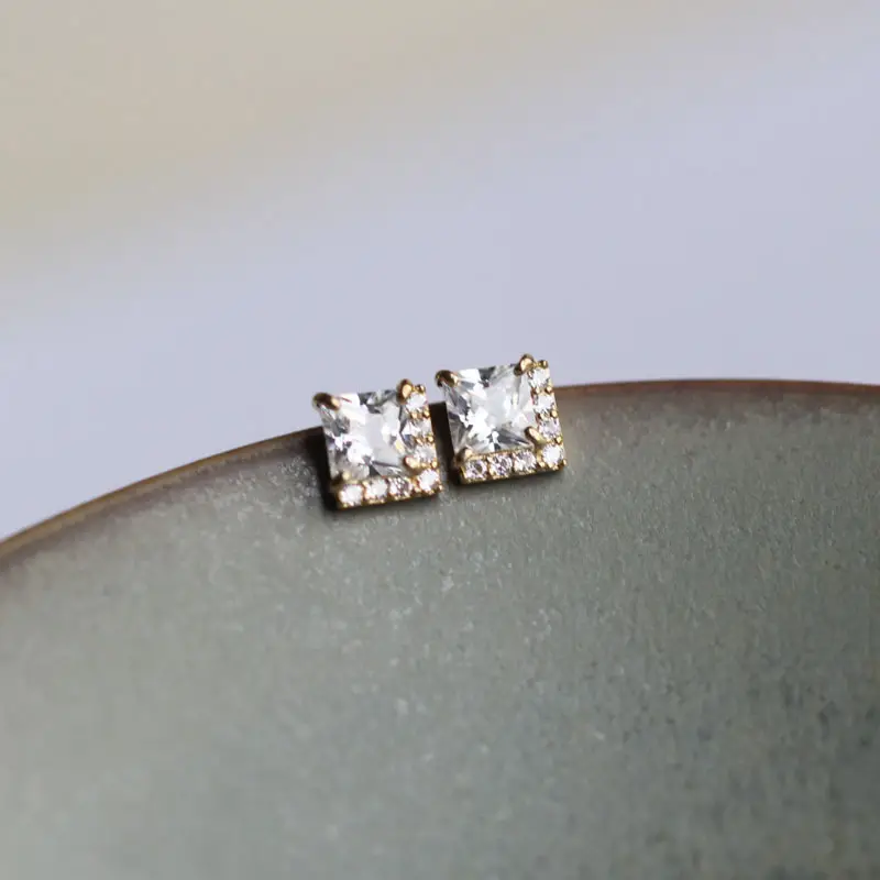 Gold Micro Inlaid Zircon Small Ice Cube Simple Stud Earrings