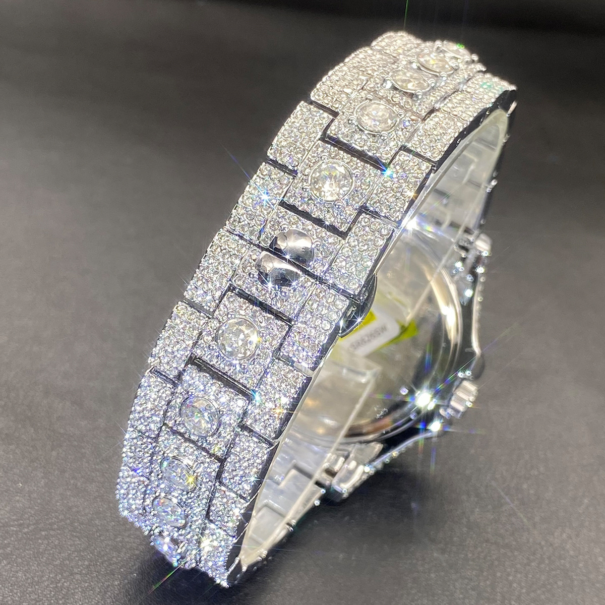 Men's High-end, Fully Diamond-encrusted, Ultra-glitzy Hip-hop Watch