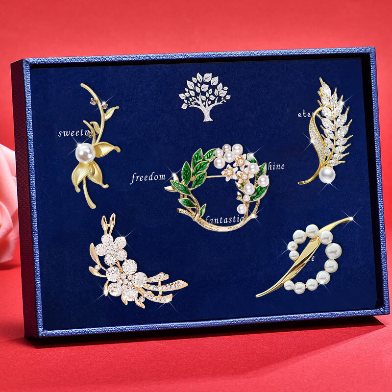 Women's Versatile Pearl High-end Brooch Set