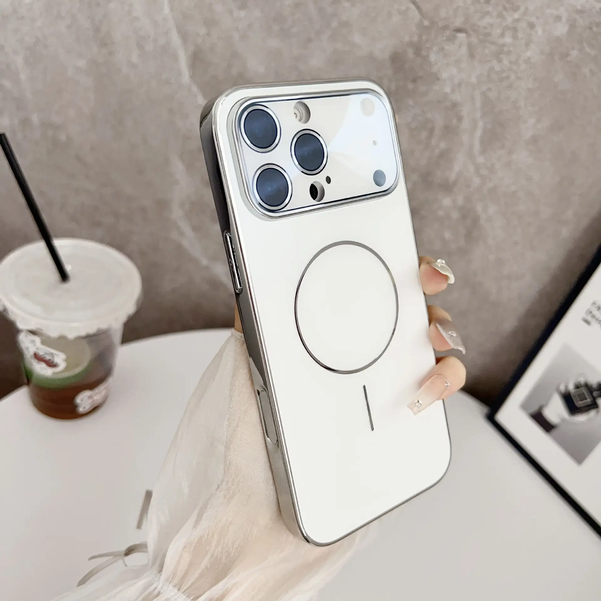 Electroplated Fine Magnetic Laser Large-View Window Drop-Resistant Protective Case