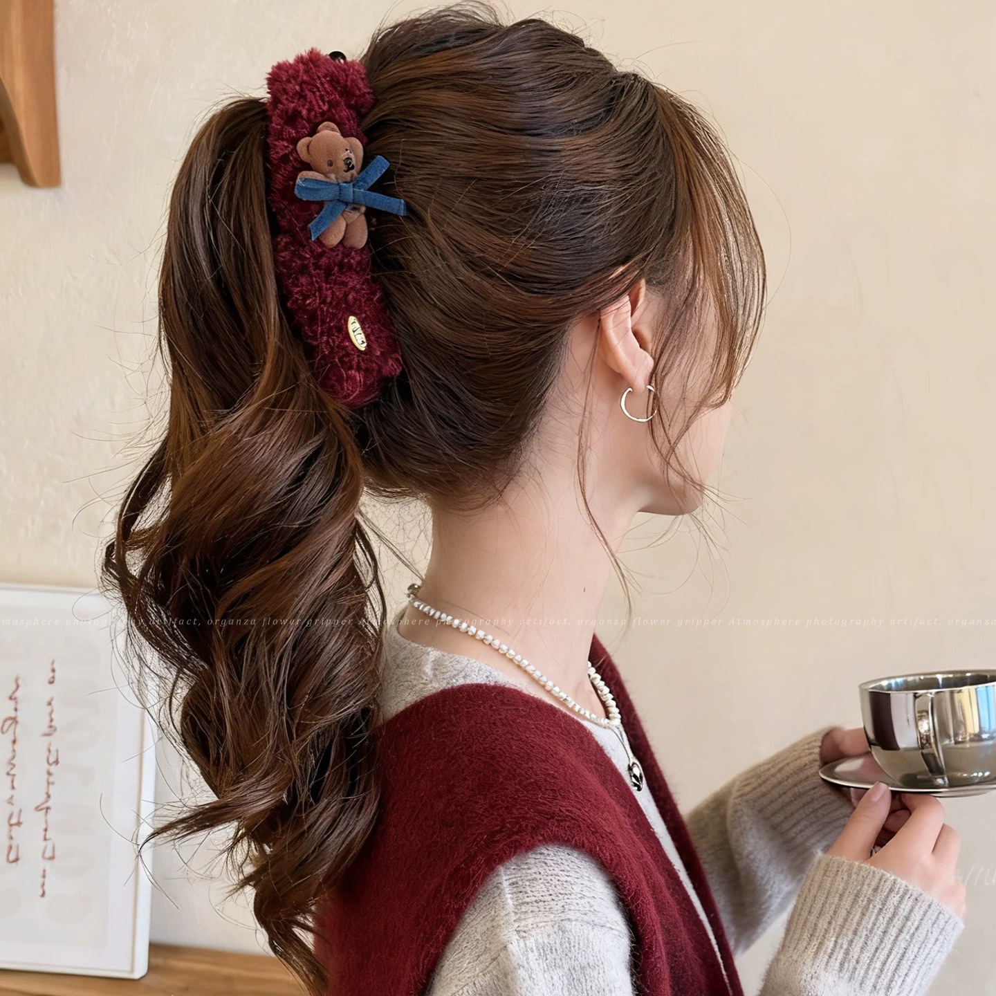 Elegant Sophisticated Bun-style Ponytail Clip For The Back Of The Head