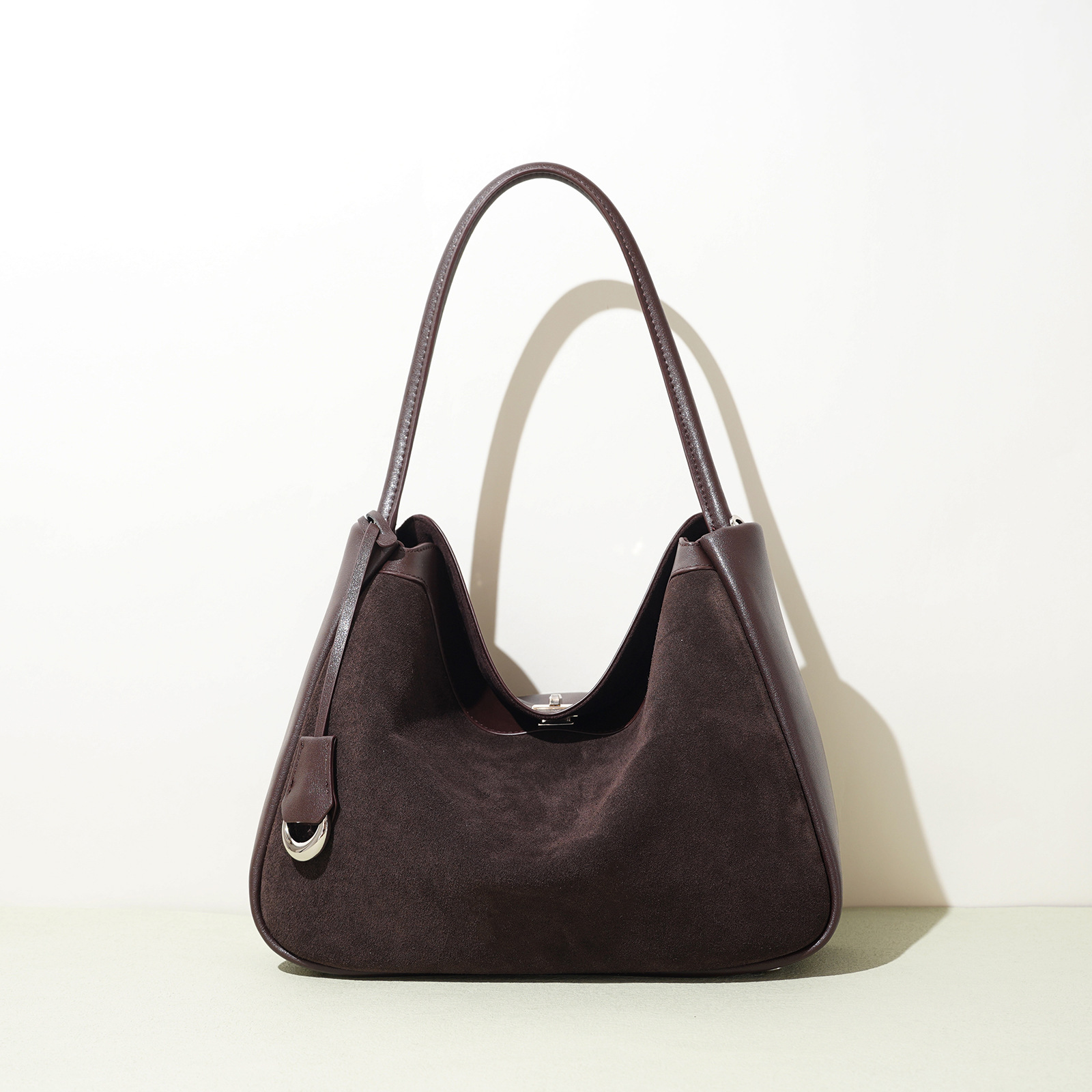 Versatile Genuine Leather Tote Bag Crafted From Matte Cowhide