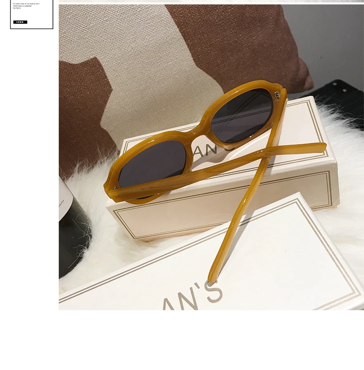 Title 13, Ladies small frame retro sunglasses