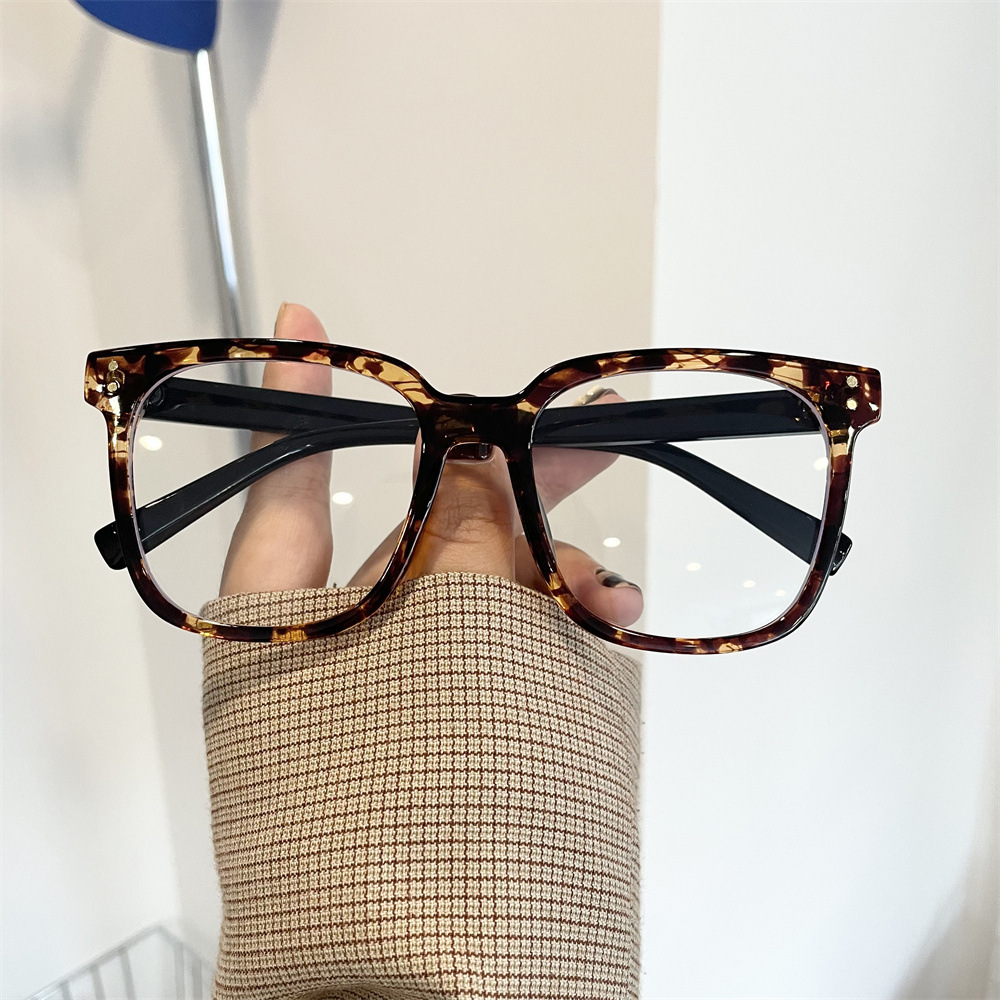 Women’s Simple Fashion Transparent Large Black Frame Myopia Glasses
