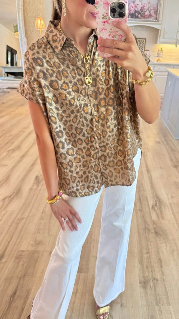 Wear A Short-sleeved Lapel Shirt A Leopard-print Casual Top
