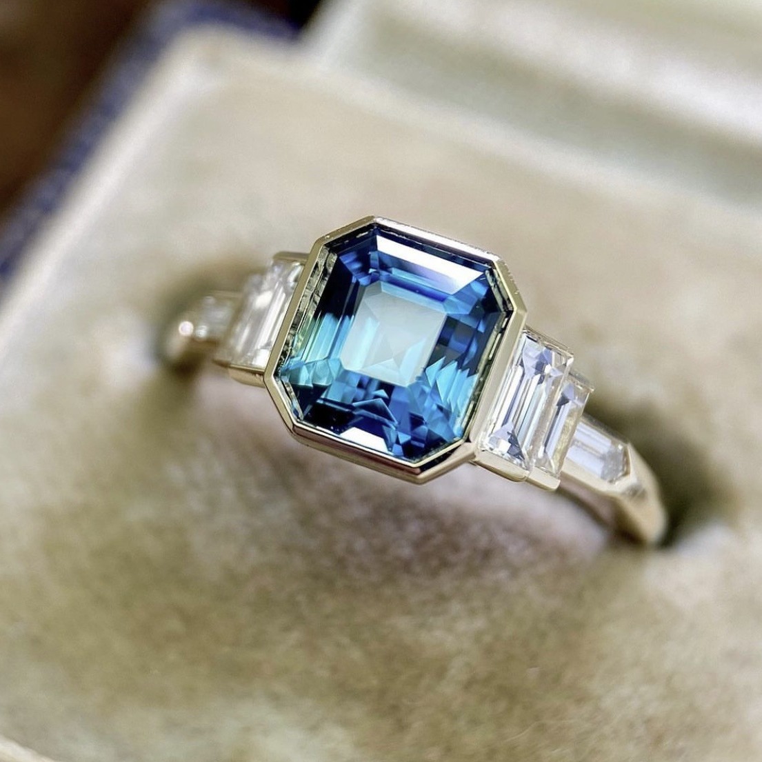 Electroplated Inlaid Sapphire Zircon Engagement Ring