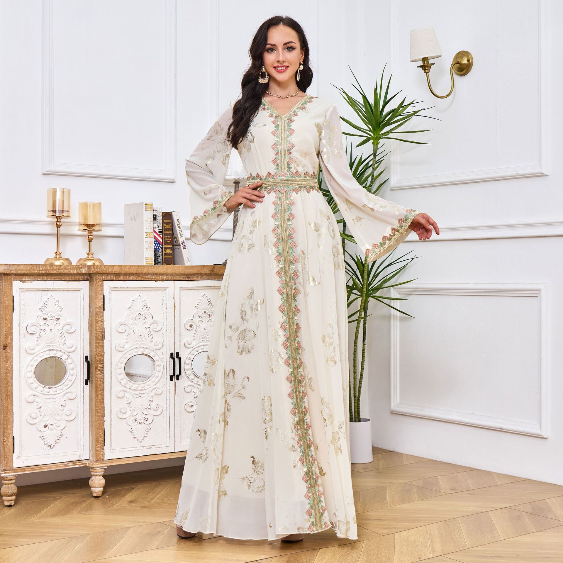 Muslim Robe Women's Bronzing Embroidery — image 1