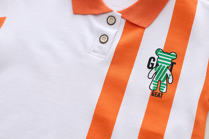 طقم مكون من قطعتين: تيشيرت قطني بأكمام قصيرة وتصميم غربي