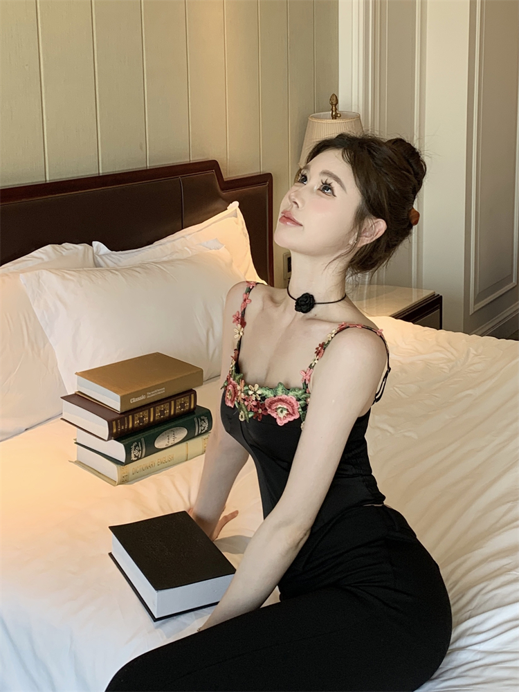 Black Fishbone Tube Top for Women - Thai Slim Fit Chenille Vest