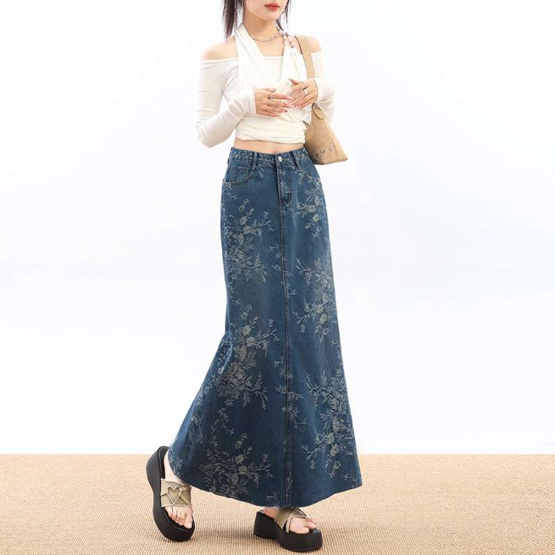 French-style Retro High-Waisted Jacquard Denim Skirt