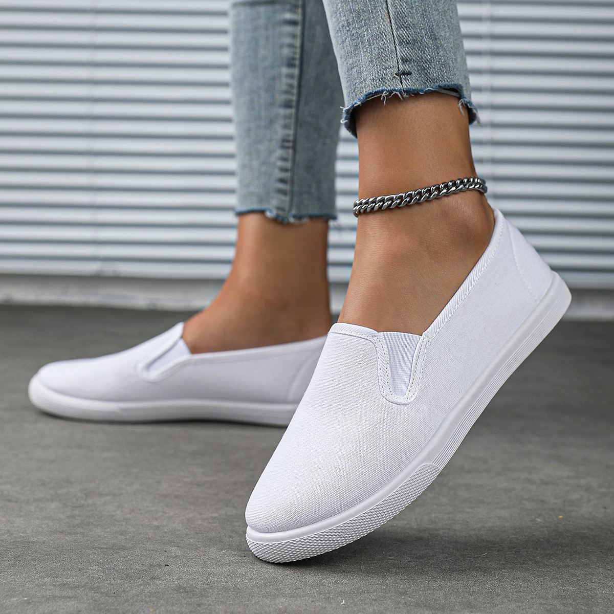 Fashionable Flat Canvas Shoes For Women