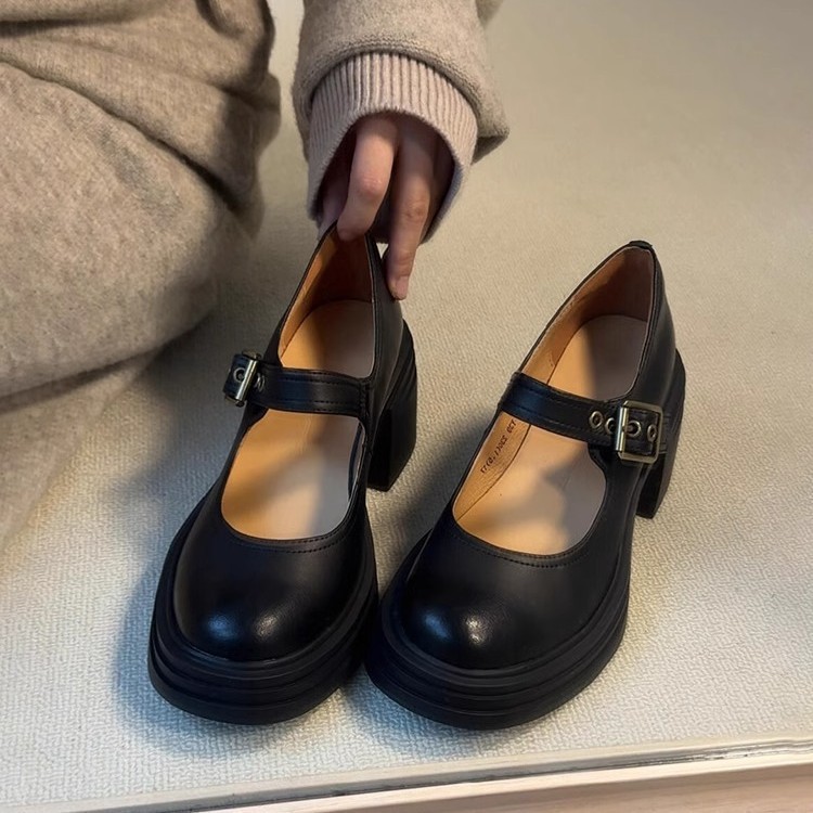 Round-Toe Mary Jane Heels, picture 4 of 4