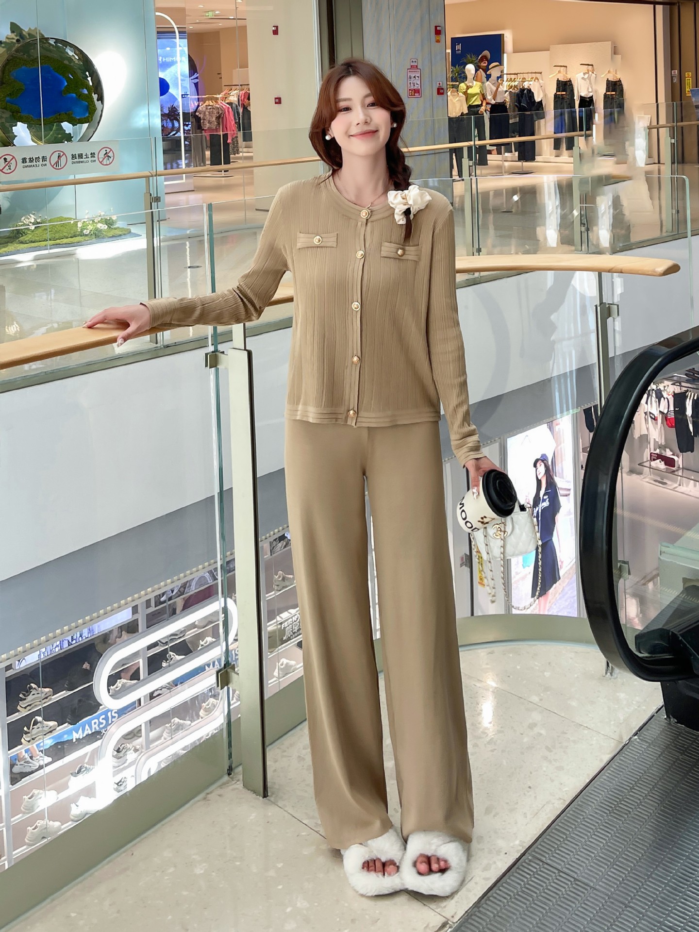 https://cf.cjdropshipping.com/quick/product/6219a569-6709-4336-8e50-3d3304416d8c.jpg